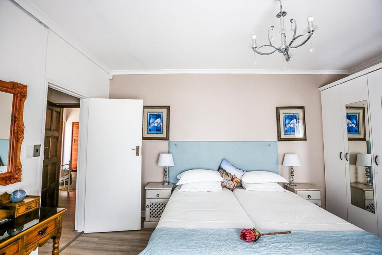 Misty Waves Boutique Hotel Hermanus Bagian luar foto