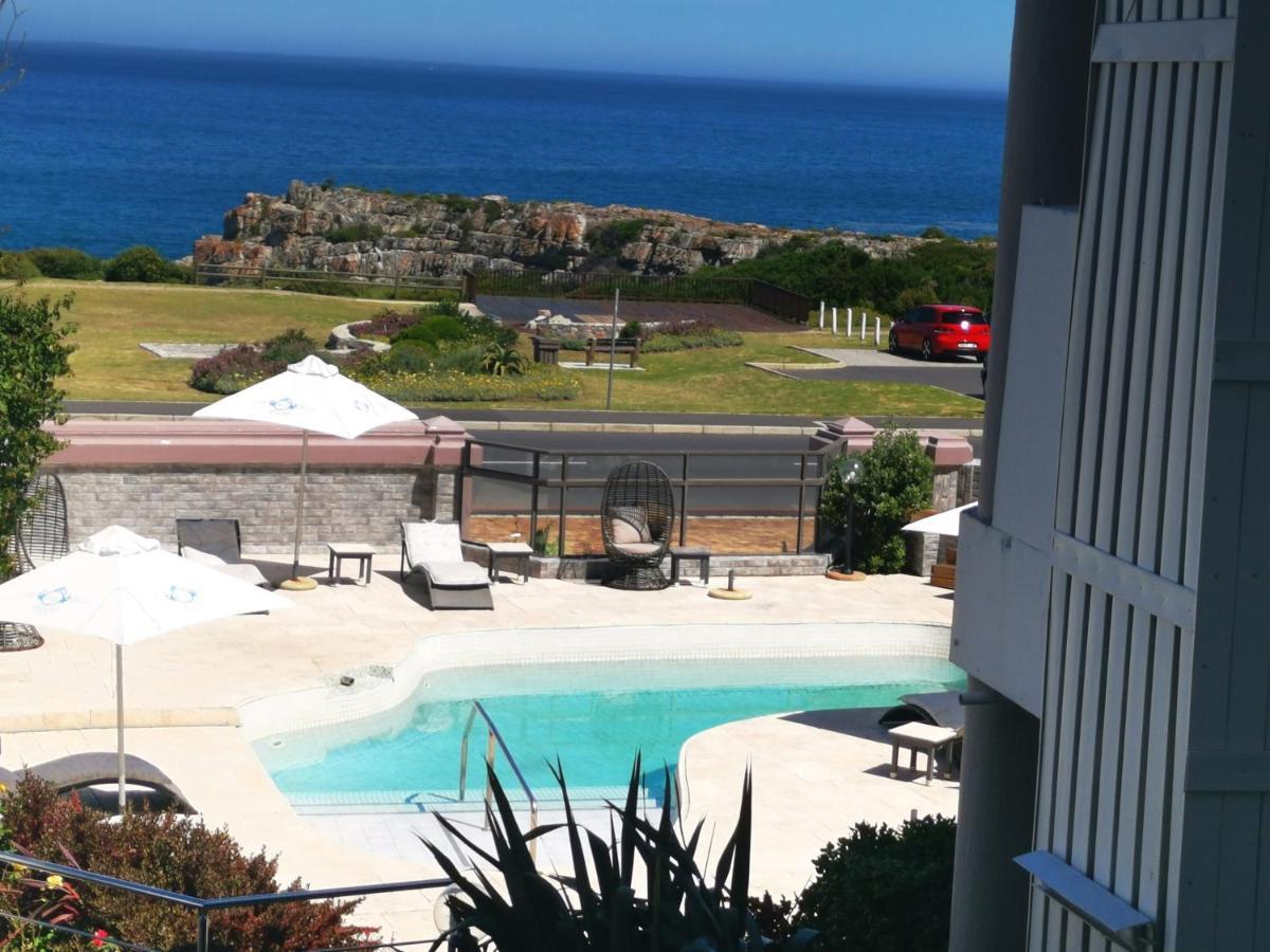 Misty Waves Boutique Hotel Hermanus Bagian luar foto