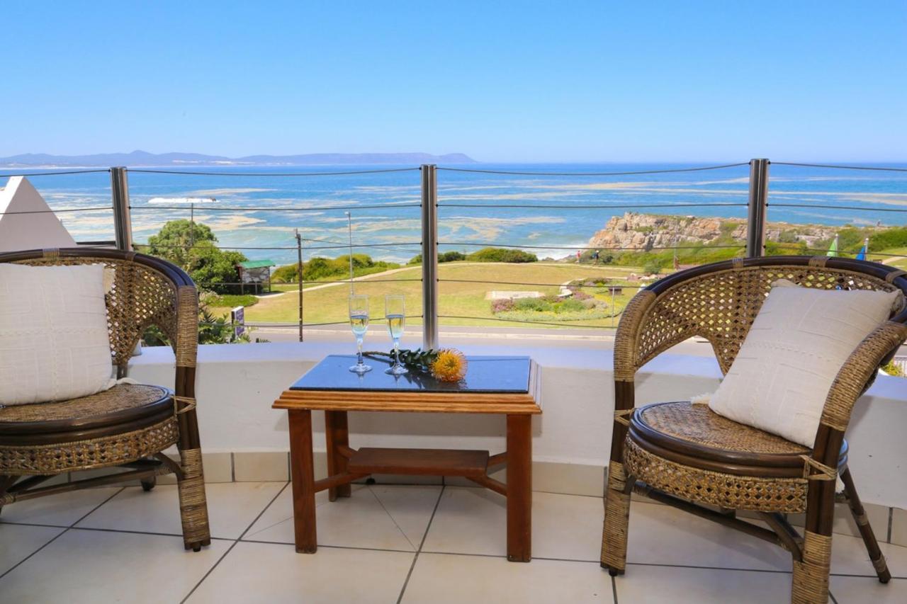 Misty Waves Boutique Hotel Hermanus Bagian luar foto